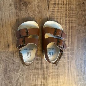 3-6mo sandals Gap never worn